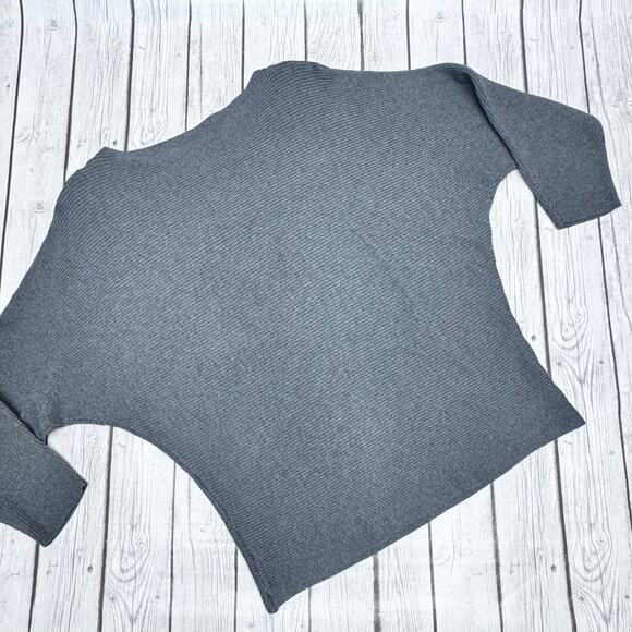 Vince Camuto Boat Neck Dolman Sleeve Grey Sweater Size Medium - Picture 3 of 3